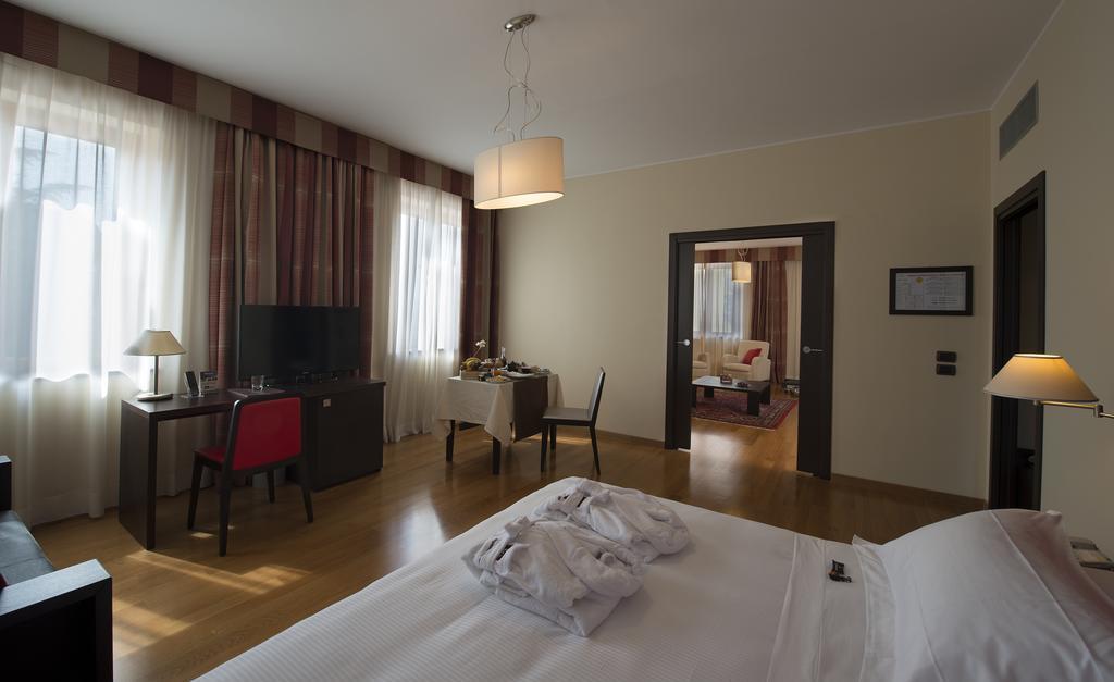 Hotel Guglielmo Catanzaro Rum bild